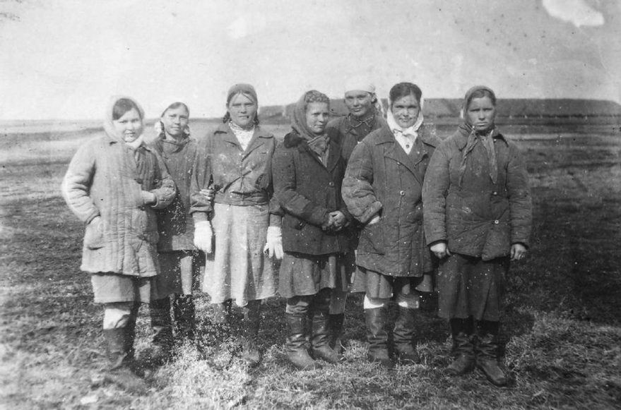Женщины — заключенные Ново-Ивановского отделения Сиблага. 1940-е гг. Источник: Виртуальный музей ГУЛАГа