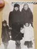 На фото Бек (Бекк) Эмилия Карловна, сестра Гайер Берта Ивановна. Дети Людмила и Алексей.