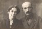1935 год. Галич.
В день серебряной свадьбы: Вельц Ростислав Иосифович с Верой Густавовной ур. Трасак.