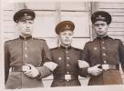 Хирвонен Арво Павлович (в центре) в годы службы в армии