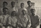 Медики в Центральной больнице для заключенных «Левый берег». Шаламов - стоит первый справа.