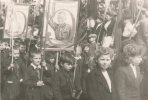 Детдомовцы на демонстрации (Волга - вторая справа), 1945 г., Городец