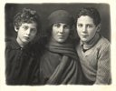 Марк Соболь с матерью и сестрой, Аллой (Саломеей) Рочко, 1931 г.