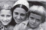 Мессерер-Плисецкая Рахиль Михайловна с детьми.