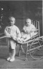 Сергей Кирюшкин с сестрой Верой (умерла от скарлатины в детстве).16.06.1923, Владивосток