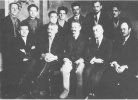 Левые оппозиционеры. Сидят: Александр Ищенко, Иван Смирнов, Лев Троцкий, Ивар Смилга, Аркадий Альский. Стоят: Борис Эльцин (за спиной Троцкого), Вагаршак Тер-Ваганян (крайний справа), Лев Невельсон (второй слева) — муж Нины, дочери Троцкого