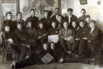 Фото 1925 года. С газетой в руках - Дингес Г.Г.