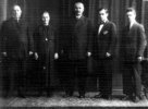 Крайний слева - Вагап Хайретдинов, рядом с ним - его жена, в центре - брат жены Летфулла Шарипжанов.