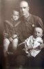С детьми Игорем и Евгением в 1926 году