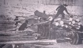 Заключенные Озерлага на лесоповале и строительстве железной дороги Тайшет - Лена. Фото В. П. Абламского. 1950-е. Собрание автора. Публикуется впервые