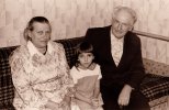 Шиц Яков Яковлевич со своей второй женой и с одной из внучек (середина 80-х)