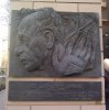 Мемориальная доска на стене дома в Баку, в котором до 1924 года жил Лев Ландау