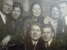 Александр Павлович в нижнем правом углу. Ещё со счастливой семьёй