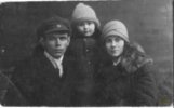 Яков и Анна Буцель с сыном Геннадием. Витебск, 18 марта 1929 г.