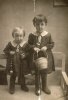 Сёстры Неля и Ангелина Бушуевы. 1937 год. Этот снимок их мама – Зинаида Максимовна – передала арестованному мужу во время свидания в тюрьме