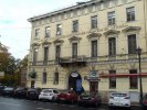 Дом 3 на Казанской площади в Петербурге, в котором век назад размещался торговый дом "Плюйм-Окс"