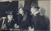 Братья Григорий Петрович (слева) и Воин Петрович (справа) Римские-Корсаковы с невестой В.П. Римского-Корсакова Тамарой Николаевной Курош. Гельсингфорс, 1916-1917 гг.