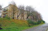 жилой дом (угол улиц Дзержинского, 7 и Крестьянской, 13) на месте церкви Бориса и Глеба