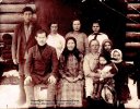 В первом ряду слева Петр Андреевич Попов и Клавдия Максимовна 1930 год