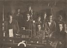 Виктор Викторинович Стовичек в середине 1 ряда и студенты.Шуя1923г.