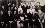 Мария Дмитриевна и Василий Витальевич Шульгины среди участников съёмки фильма 
