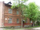 Дом № 28 на улице Горького (бывшей Бомбардирской) в Гатчине, где проживал Л.А. Альбрихович