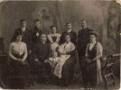 Новицкие: cидят (слева направо) - Надежда Феликсовна (1893 г.р.), Феликс Янович Новицкий (1865 г.р.), Борис Смирнов (1907 г.р.), Пелагея Николаевна Демидова, Анна Феликсовна (1885 г.р.). Стоят (слева направо) - Дмитрий Астафьев (муж Надежды), Борис Феликсович (1891 г.р.), Мария Феликсовна (1895 г.р.), Константин Феликсович (1888 г.р.), Михаил Смирнов (муж Анны) Баку. 1 января 1901года.
