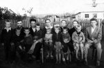 Михайлинова (Вейт) Эльвира Генриховна1931 г.р. (вторая справа, верхний ряд)Михайлинов Николай Бадмаевич 1932 г.р. (третий слева, верхний ряд)Михайлинов Виктор Николаевич (ребенок, первый слева, верхний ряд)Михайлинов Александр Николаевич 1957 г.р. (второй слева, нижний ряд)