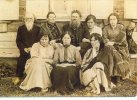 А.В. Адрианов в кругу семьи. Слева - Г.Н. Потанин