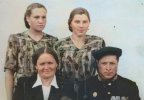 Елизавета Матвеевна слева снизу