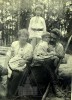 Семья Бенешевичей: Владимир Николаевич, Людмила Фаддеевна, Никита, Дмитрий и Георгий.
[1914].
СПбФ АРАН. Ф. 192. Оп. 3. Д. 172. Л. 49.