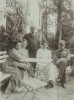 Слева направо: Елизавета Владимировна Трубецкая, Софья Николаевна Голицына, Владимир Михайлович Голицын, Татьяна Владимировна Голицына, Владимир Сергеевич Трубецкой. Усадьба Голицыных «Железники», 1913 г.