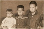 Айзенштат Борис Яковлевич (справа) с сестрой Анной братом Самуилом