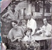 Семья С.И.Гаевского во дворе их дома по ул. Белинского (Елецкой), 4, Чернигов, июнь 1927: жена Леокадия Карловна (урожд. Шорш), сын Семен Семенович (р.1913), дочь Мария Семеновна (р. 1921), дочь от первого брака Нина Семеновна Горинович (Гаевская, 1898-1987), ее муж Владимир Николаевич Горинович (1900-1979), их дети Александра Владимировна (1925-2020), Михаил Владимирович (1927-2016).