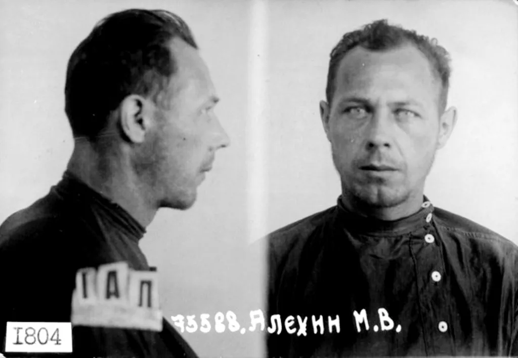 Максим Васильевич Алехин  Родился в 1906 г. Место рождения: Моск. обл., Раменский р-н, д. Бахтеево. Русский. Род деятельности к моменту ареста - "Ленинская ж.д., станция Быково, 3-я дистанция контактной сети: электромонтер". Был беспартийным.