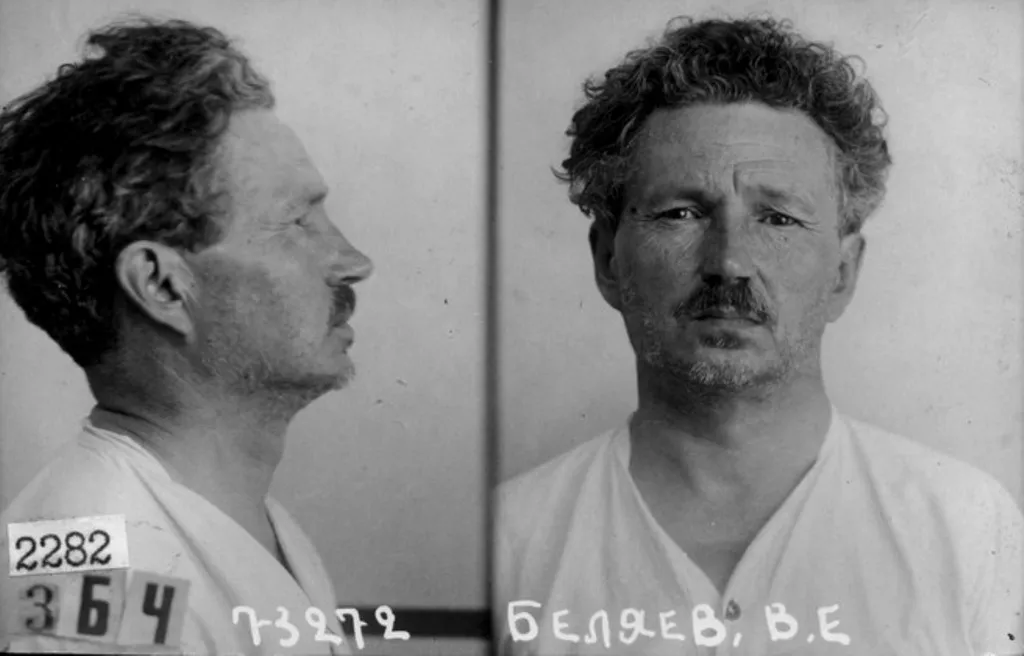 Василий Евдокимович Беляев  Родился в 1885 г. Место рождения: Воронежская обл., г. Мичуринска. Русский. Получил среднее образование. Род деятельности к моменту ареста - "Ленинская ж.д., ст.Раменское: техник службы эксплуатации". Был беспартийным.