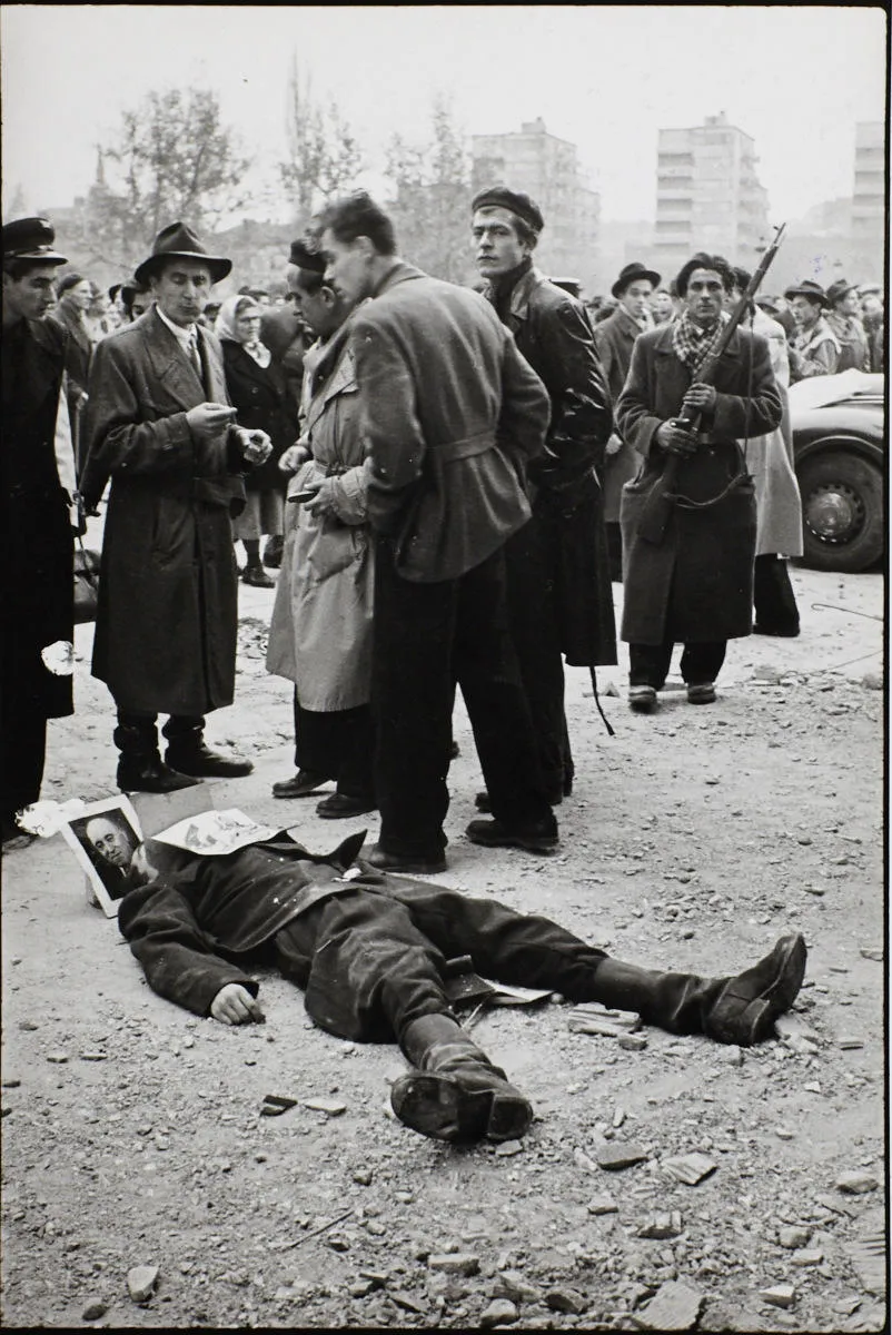 Венге́рское восста́ние 1956 года (23 октября — 9 ноября 1956) (в посткоммунистический период[3] Венгрии известно как Венге́рская револю́ция 1956 года, в советских источниках как Венге́рский контрреволюционный мяте́ж 1956 года) — вооружённое восстание против просоветского режима народной республики в Венгрии в октябре — ноябре 1956 года, подавленное советскими войсками.
