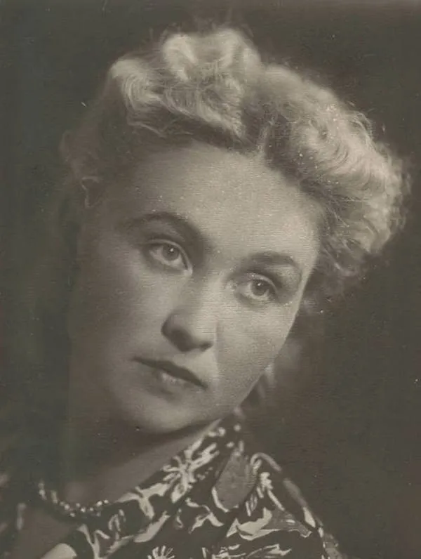Елена Маркова (Иванова)