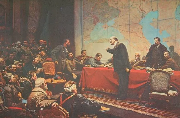 Ленин у карты ГОЭЛРО (план электрификации страны)