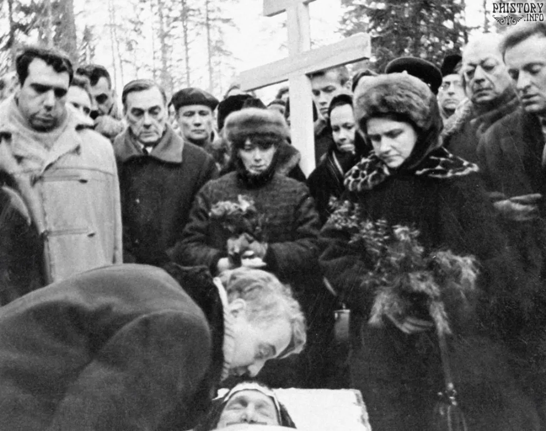 Похороны Ахматовой.