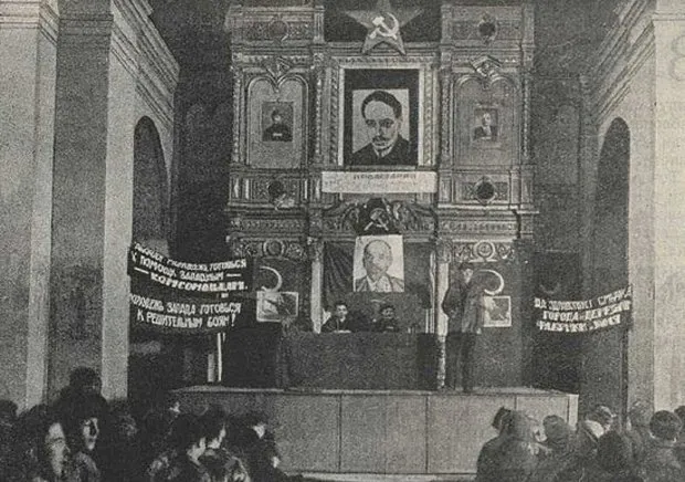 11 марта 1931 года вошло в историю России как день, когда в СССР были запрещены продажа и ввоз Библии. Масленица по-советски 