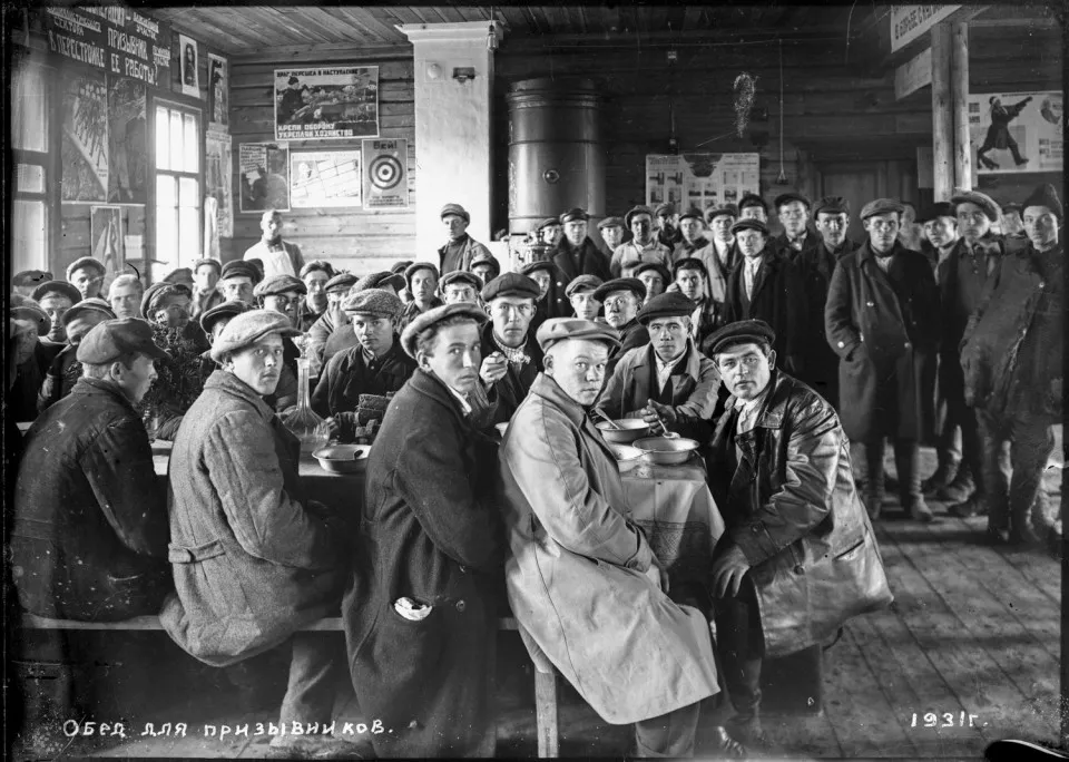 Обед на призывном пункте, 1931 год