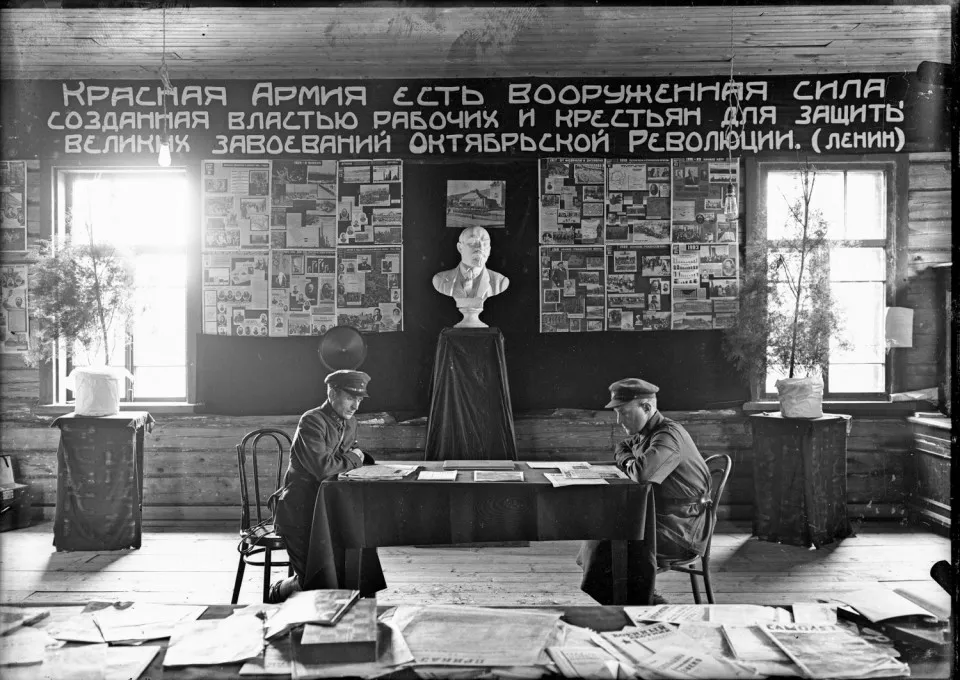 Красный уголок на призывном пункте, 1931
