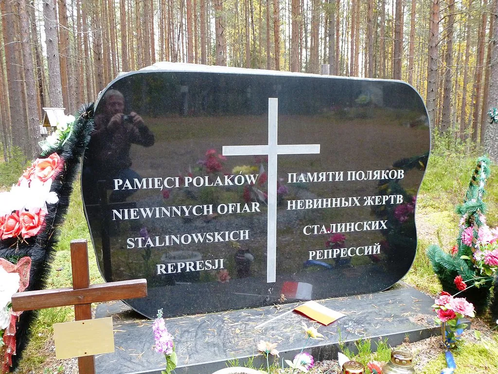 Memorial sign at the site of mass executions in the Sandarmokh tract near the town of Medvezhyegorsk, Republic of Karelia.