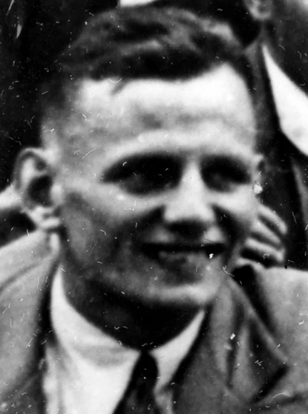 Алексей Павлович, участник первого пробега на кубок Лен.обл.Отдела ВОГ в августе 1927 года. Участник Первой Спартакиады в Москве (плавание). Расстрелян