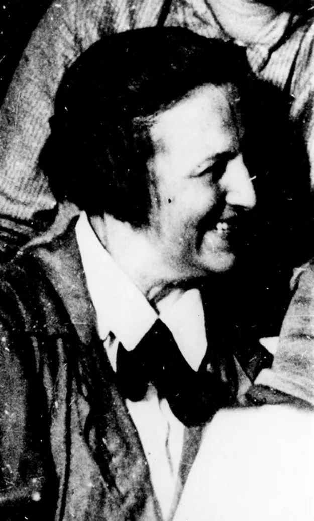 Елена Погоржельская — член ВКП (б) с 1927 по 1937 года (исключена в связи с арестом), председатель фабкома и бригадир швейной фабрики имени Савельева. Расстреляна