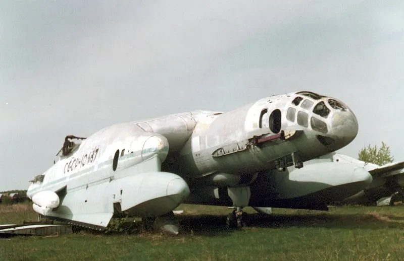 ВВА-14 (Вертикально-взлетающая амфибия, модификация: экранолёт 14М1П) — экспериментальный советский аппарат (гидросамолёт, бомбардировщик и торпедоносец) конструкции Роберта Бартини, советского авиаконструктора итальянского происхождения. 